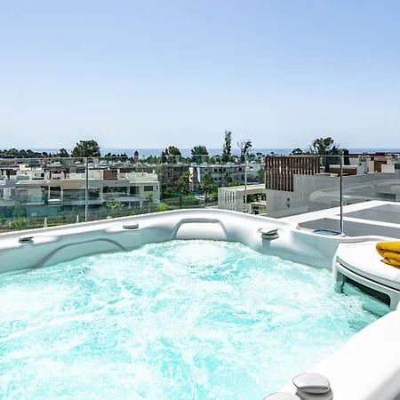 アパート Lms48- Roof Terrace, Jacuzzi & Sauna エステポナ