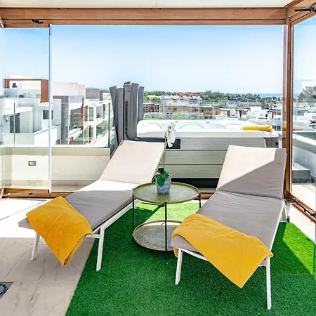 Lms48- Roof Terrace, Jacuzzi & Sauna Apartment