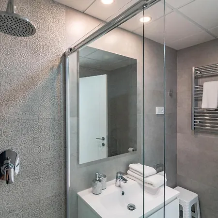 Lms48- Roof Terrace, Jacuzzi & Sauna