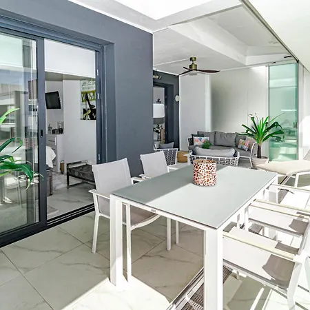 Lms48- Roof Terrace, Jacuzzi & Sauna Apartment *