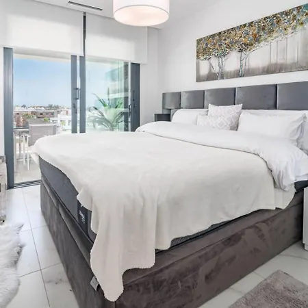 Lms48- Roof Terrace, Jacuzzi & Sauna Apartament