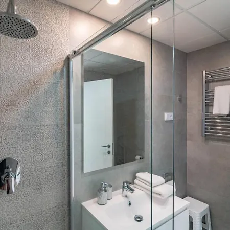 Apartament Lms48- Roof Terrace, Jacuzzi & Sauna Estepona