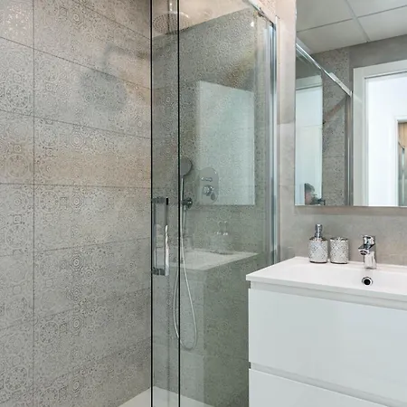 Lms48- Roof Terrace, Jacuzzi & Sauna Estepona