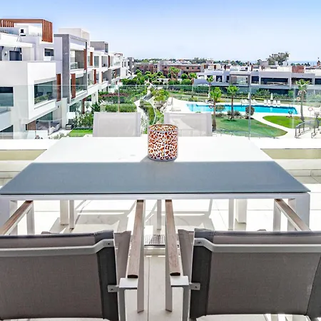 Lms48- Roof Terrace, Jacuzzi & Sauna Estepona